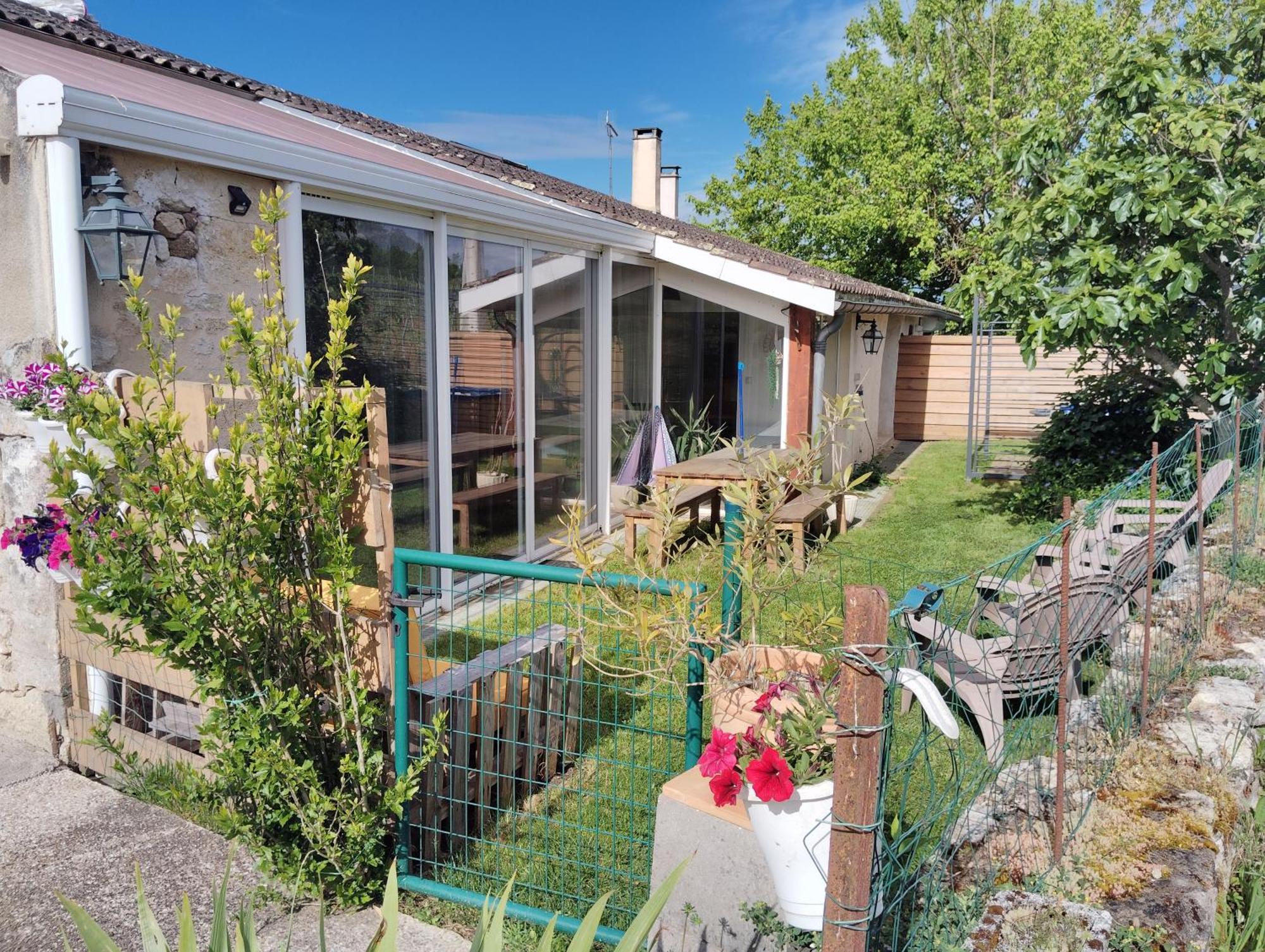 Gite L'Edenwine Doulezon Exterior photo