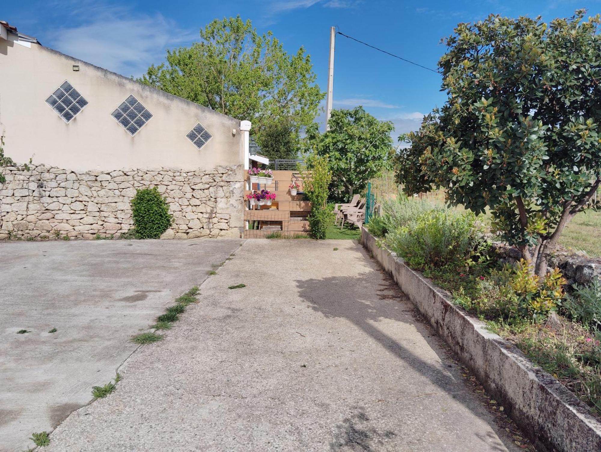 Gite L'Edenwine Doulezon Exterior photo